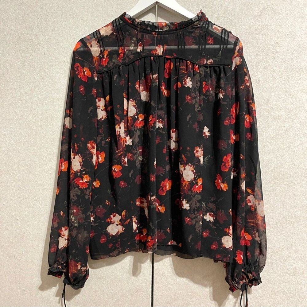Aritzia WILFRED Lourdes Floral top blouse size M